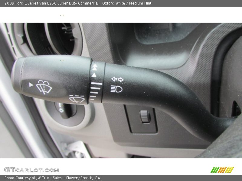 Oxford White / Medium Flint 2009 Ford E Series Van E250 Super Duty Commercial