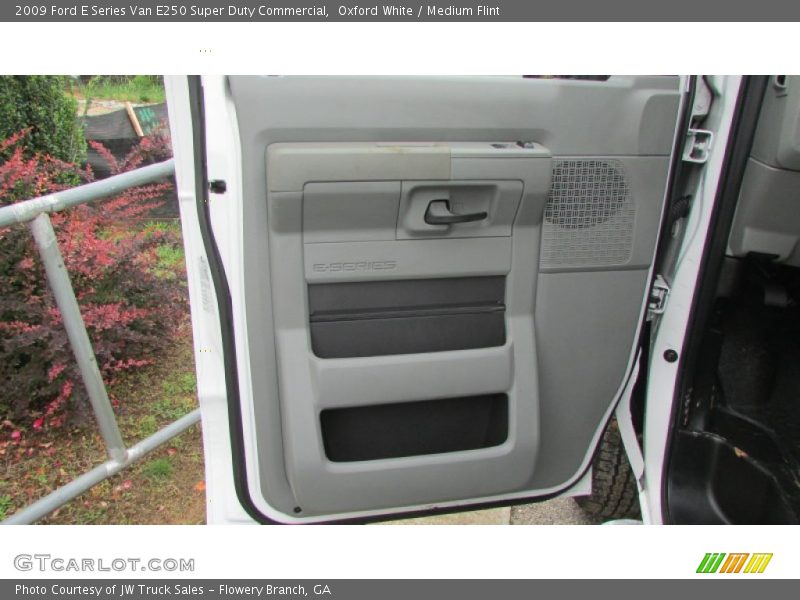 Oxford White / Medium Flint 2009 Ford E Series Van E250 Super Duty Commercial