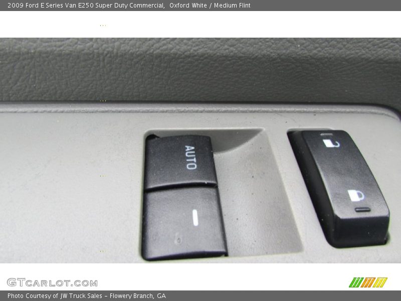Oxford White / Medium Flint 2009 Ford E Series Van E250 Super Duty Commercial