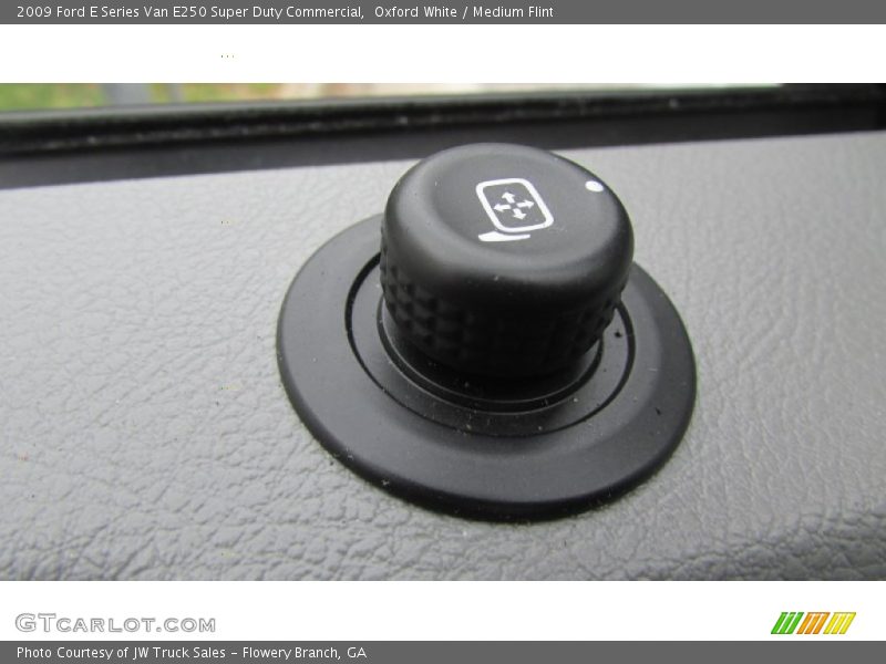Oxford White / Medium Flint 2009 Ford E Series Van E250 Super Duty Commercial