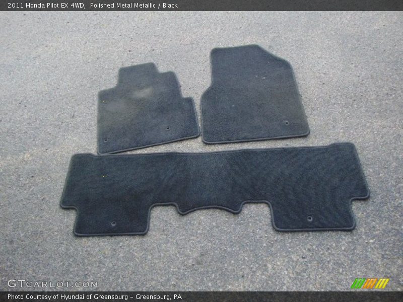 Polished Metal Metallic / Black 2011 Honda Pilot EX 4WD