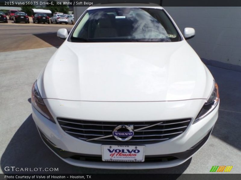 Ice White / Soft Beige 2015 Volvo S60 T5 Drive-E