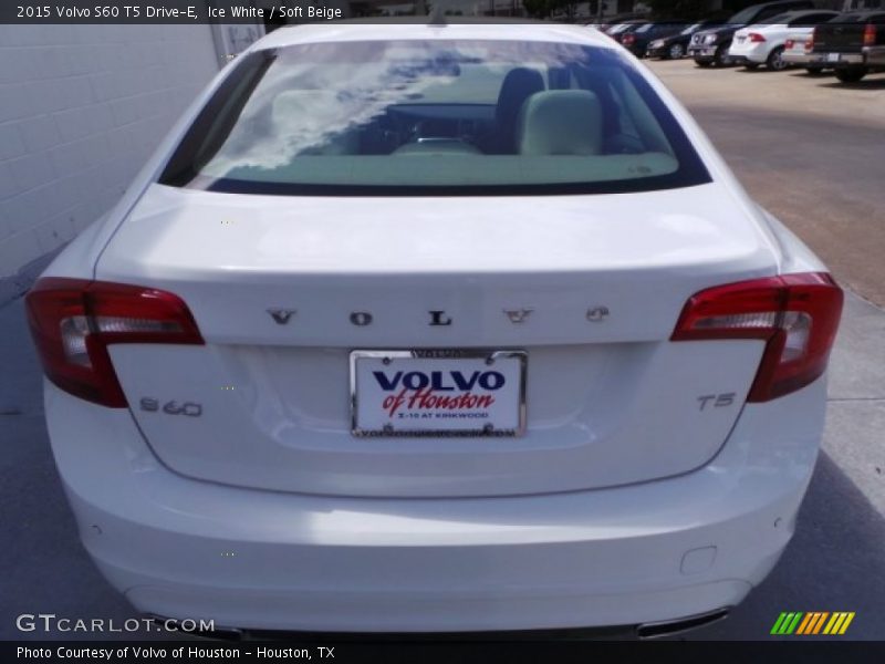 Ice White / Soft Beige 2015 Volvo S60 T5 Drive-E