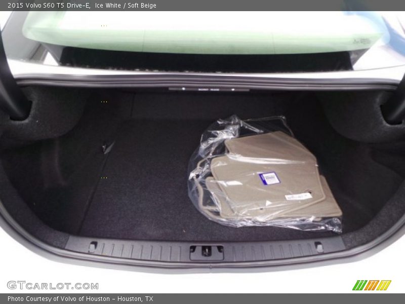 Ice White / Soft Beige 2015 Volvo S60 T5 Drive-E