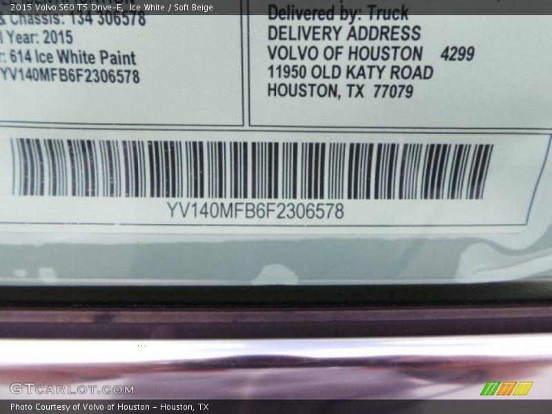 Ice White / Soft Beige 2015 Volvo S60 T5 Drive-E