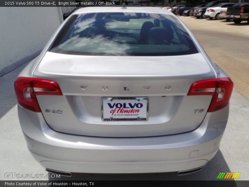 Bright Silver Metallic / Off-Black 2015 Volvo S60 T5 Drive-E