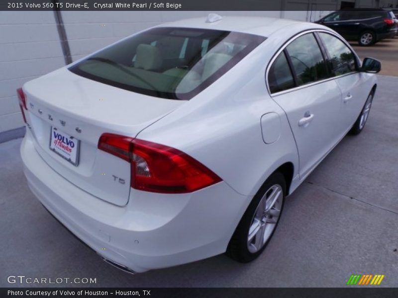 Crystal White Pearl / Soft Beige 2015 Volvo S60 T5 Drive-E
