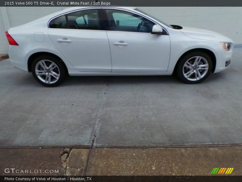 Crystal White Pearl / Soft Beige 2015 Volvo S60 T5 Drive-E