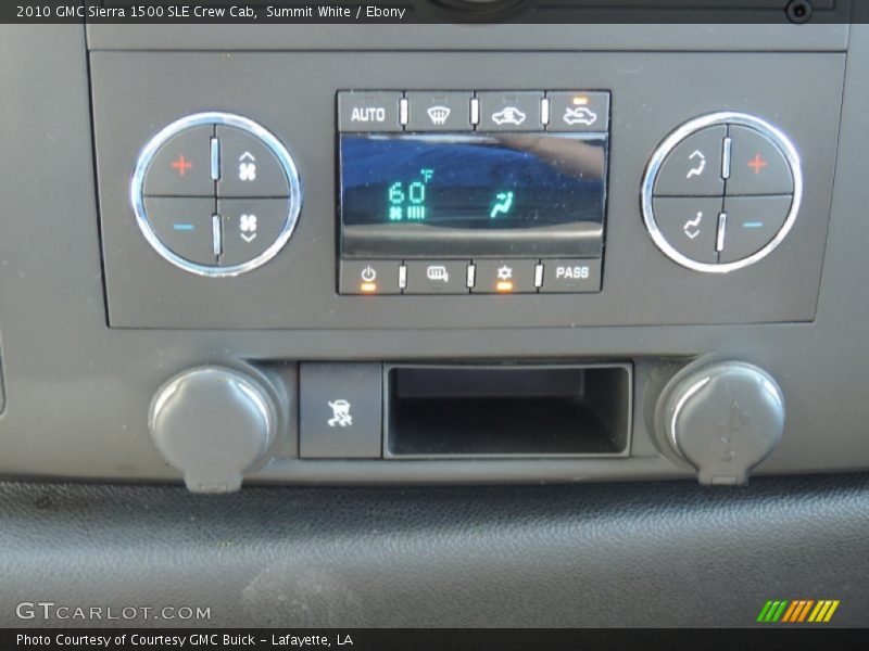 Summit White / Ebony 2010 GMC Sierra 1500 SLE Crew Cab