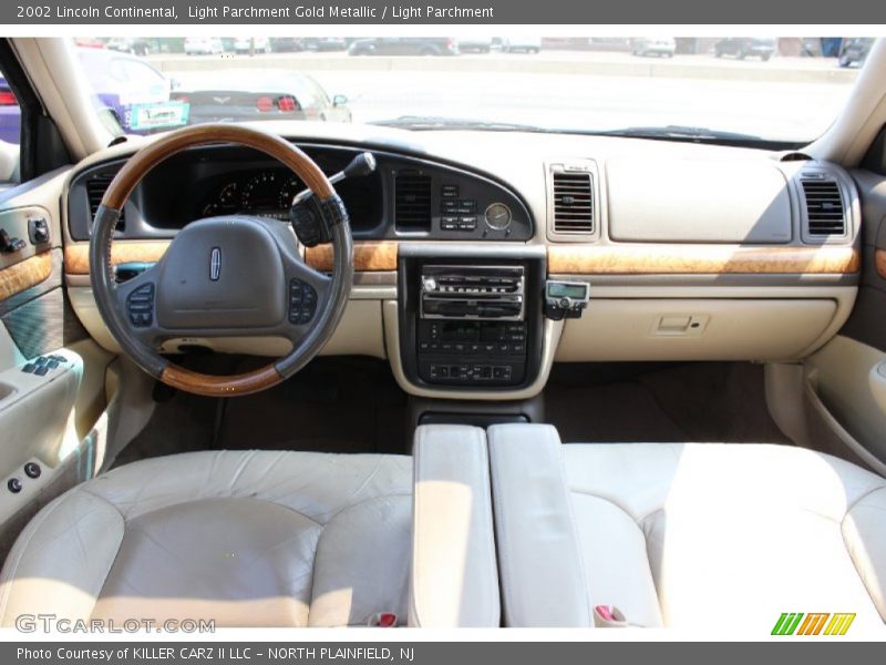 Light Parchment Gold Metallic / Light Parchment 2002 Lincoln Continental