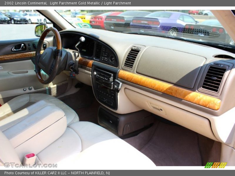 Light Parchment Gold Metallic / Light Parchment 2002 Lincoln Continental