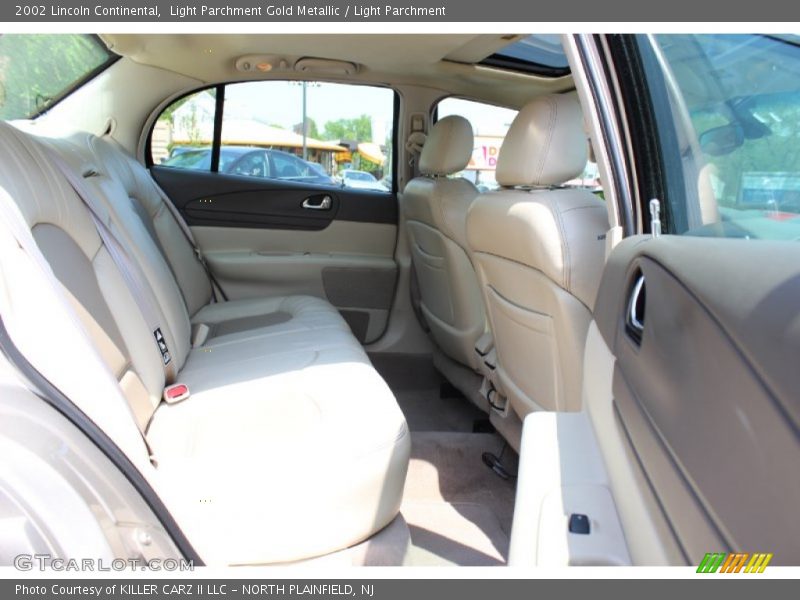Light Parchment Gold Metallic / Light Parchment 2002 Lincoln Continental