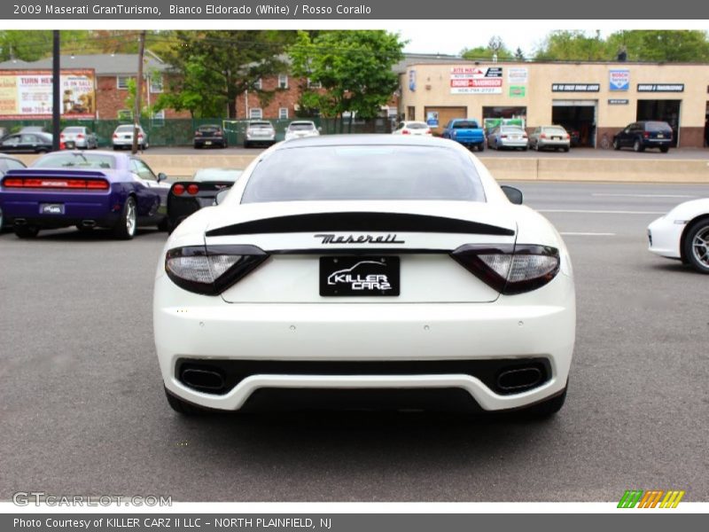 Bianco Eldorado (White) / Rosso Corallo 2009 Maserati GranTurismo