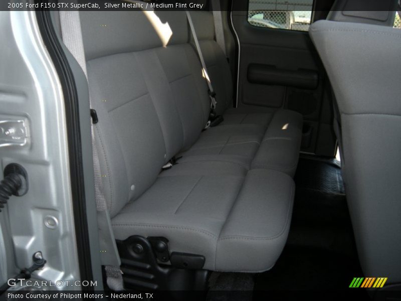 Silver Metallic / Medium Flint Grey 2005 Ford F150 STX SuperCab
