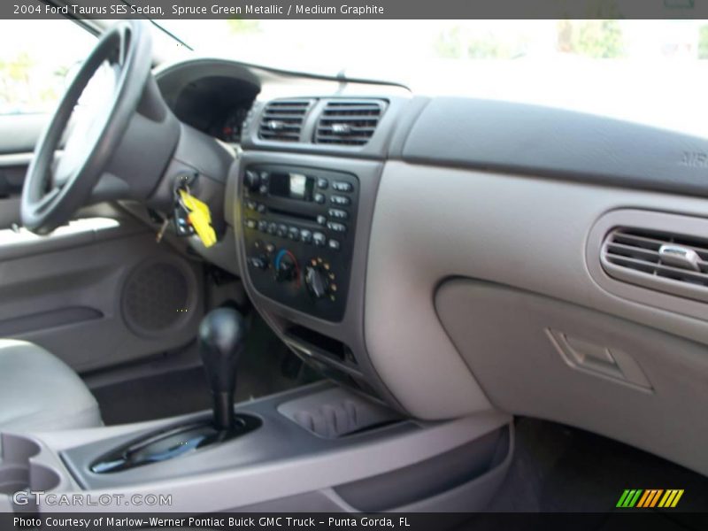 Spruce Green Metallic / Medium Graphite 2004 Ford Taurus SES Sedan