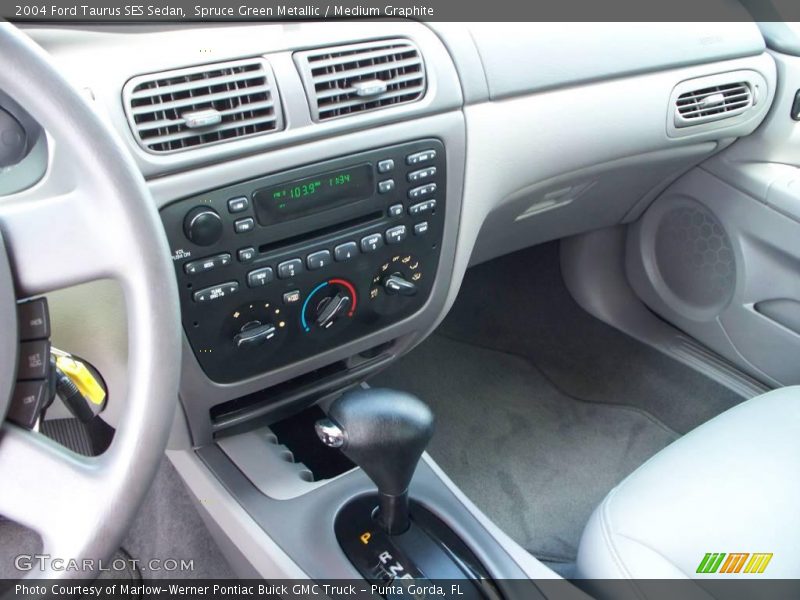 Spruce Green Metallic / Medium Graphite 2004 Ford Taurus SES Sedan