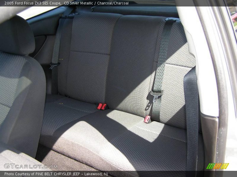 CD Silver Metallic / Charcoal/Charcoal 2005 Ford Focus ZX3 SES Coupe