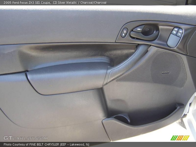 CD Silver Metallic / Charcoal/Charcoal 2005 Ford Focus ZX3 SES Coupe
