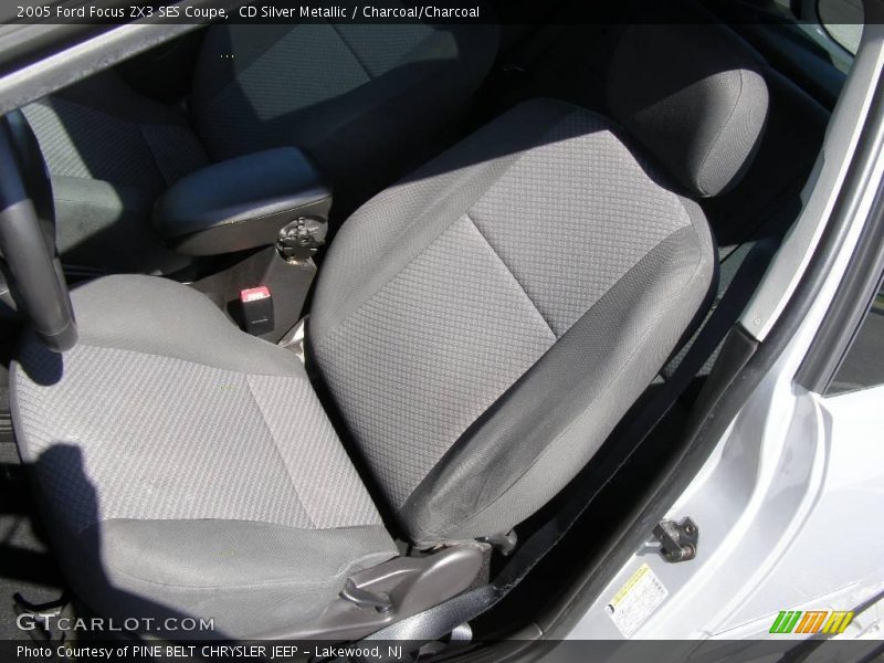 CD Silver Metallic / Charcoal/Charcoal 2005 Ford Focus ZX3 SES Coupe