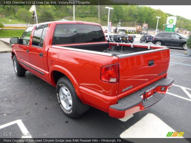 Victory Red / Graphite 2003 Chevrolet S10 LS Crew Cab 4x4