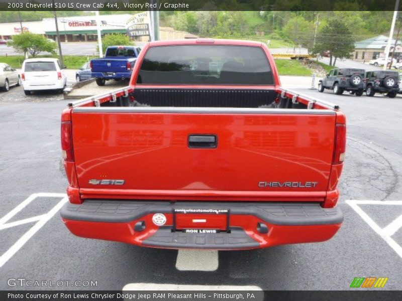 Victory Red / Graphite 2003 Chevrolet S10 LS Crew Cab 4x4