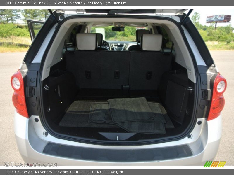 Silver Ice Metallic / Jet Black/Light Titanium 2010 Chevrolet Equinox LT