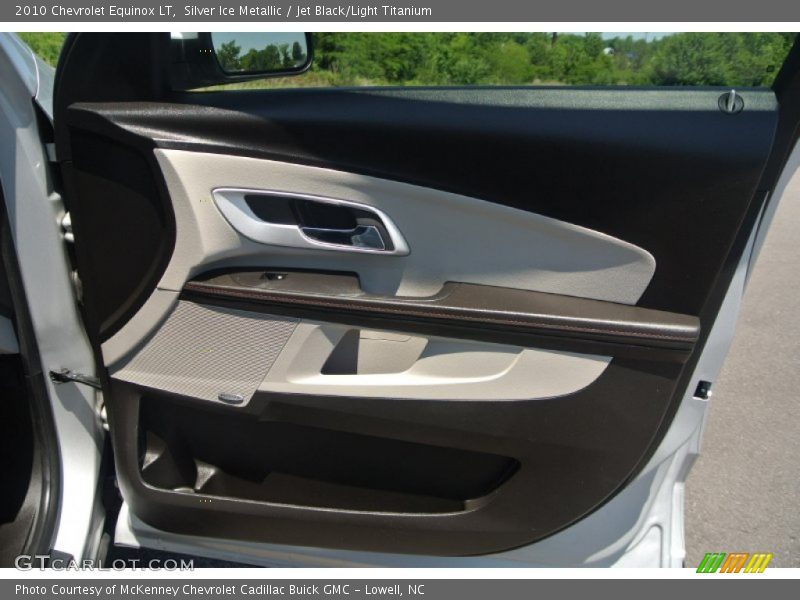 Silver Ice Metallic / Jet Black/Light Titanium 2010 Chevrolet Equinox LT