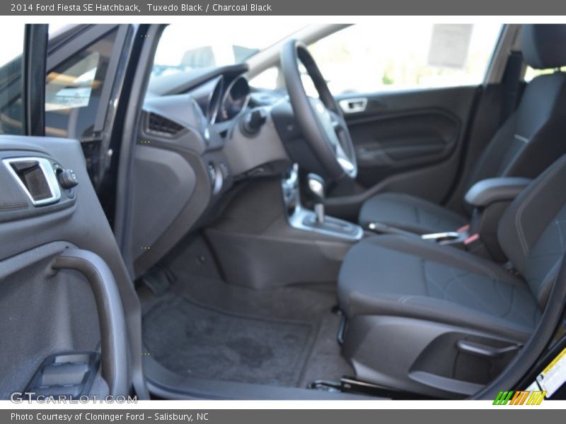 Tuxedo Black / Charcoal Black 2014 Ford Fiesta SE Hatchback