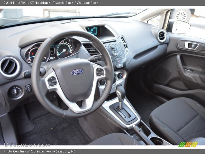 Tuxedo Black / Charcoal Black 2014 Ford Fiesta SE Hatchback