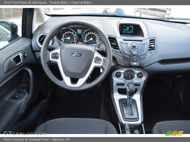 Tuxedo Black / Charcoal Black 2014 Ford Fiesta SE Hatchback
