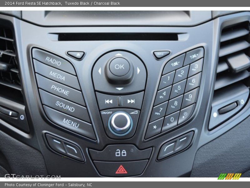 Tuxedo Black / Charcoal Black 2014 Ford Fiesta SE Hatchback