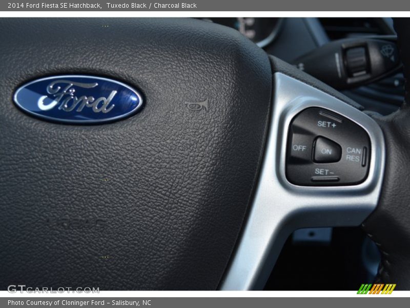 Tuxedo Black / Charcoal Black 2014 Ford Fiesta SE Hatchback