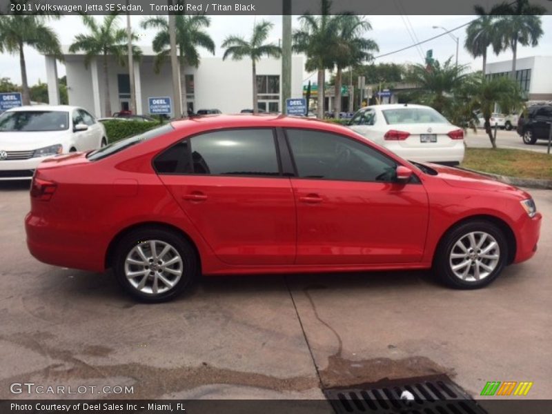 Tornado Red / Titan Black 2011 Volkswagen Jetta SE Sedan