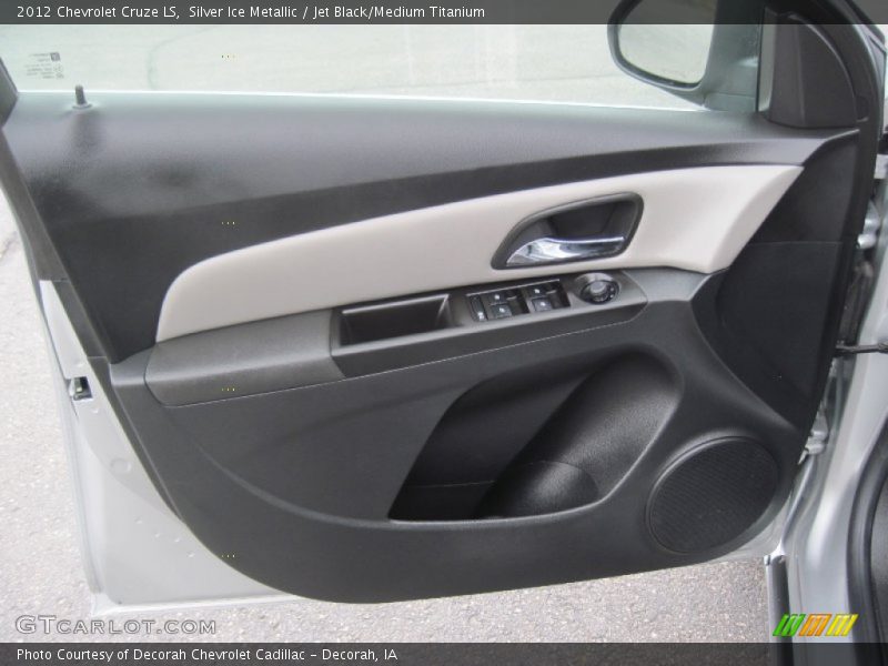 Silver Ice Metallic / Jet Black/Medium Titanium 2012 Chevrolet Cruze LS