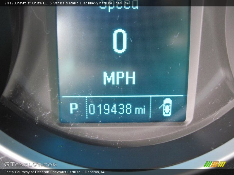 Silver Ice Metallic / Jet Black/Medium Titanium 2012 Chevrolet Cruze LS
