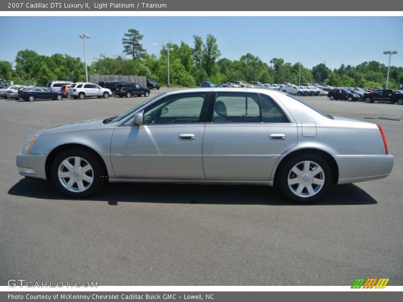 Light Platinum / Titanium 2007 Cadillac DTS Luxury II