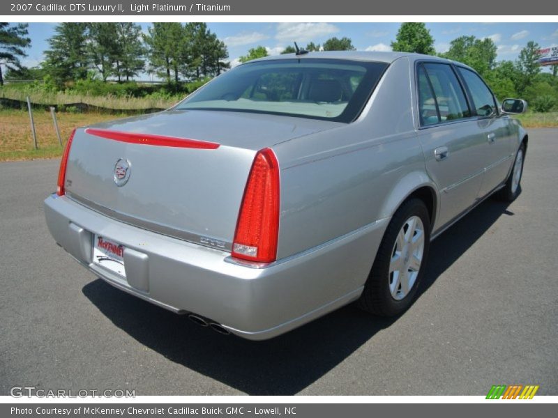 Light Platinum / Titanium 2007 Cadillac DTS Luxury II