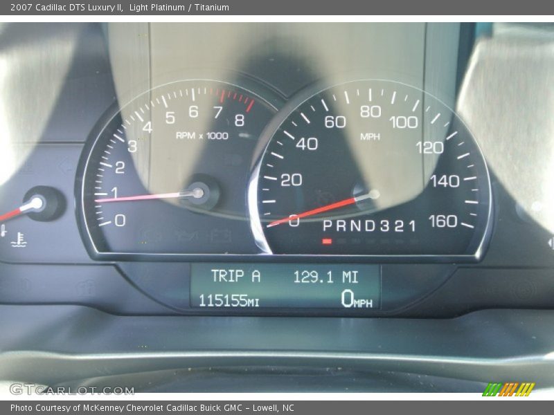 Light Platinum / Titanium 2007 Cadillac DTS Luxury II