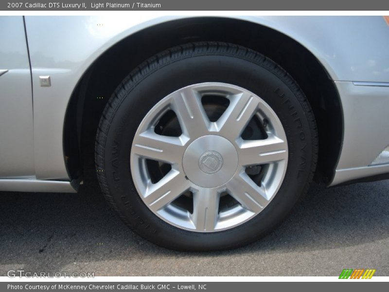 Light Platinum / Titanium 2007 Cadillac DTS Luxury II