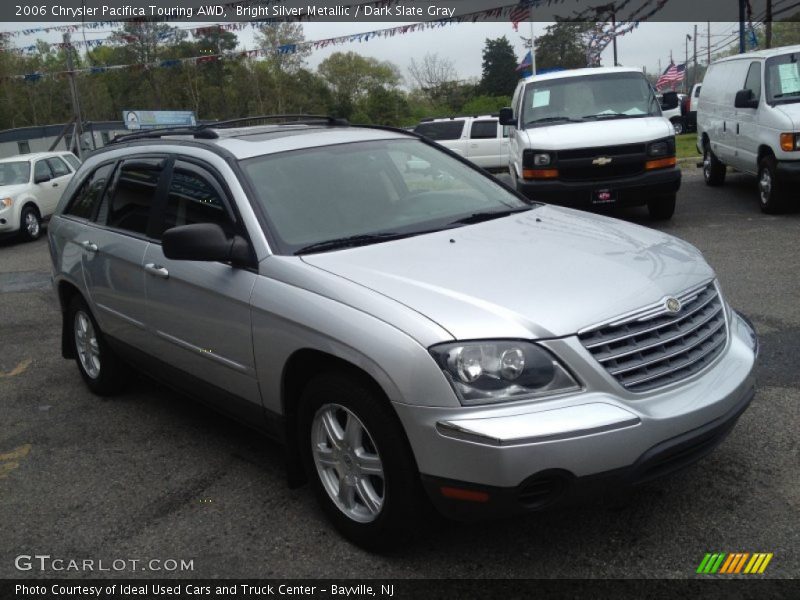 Front 3/4 View of 2006 Pacifica Touring AWD