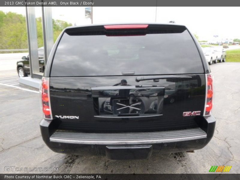 Onyx Black / Ebony 2013 GMC Yukon Denali AWD