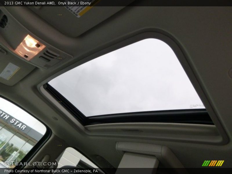Onyx Black / Ebony 2013 GMC Yukon Denali AWD