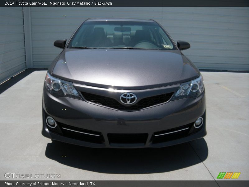 Magnetic Gray Metallic / Black/Ash 2014 Toyota Camry SE