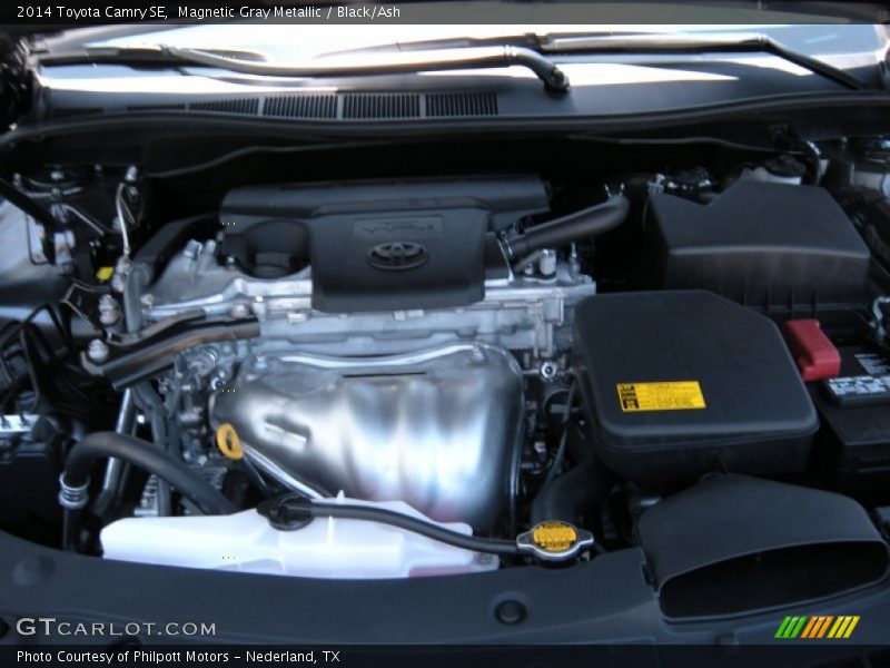 Magnetic Gray Metallic / Black/Ash 2014 Toyota Camry SE