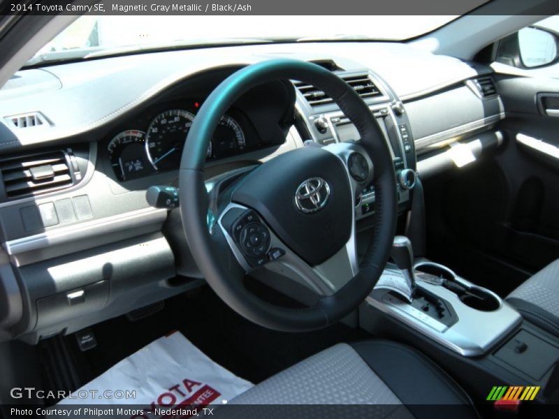 Magnetic Gray Metallic / Black/Ash 2014 Toyota Camry SE