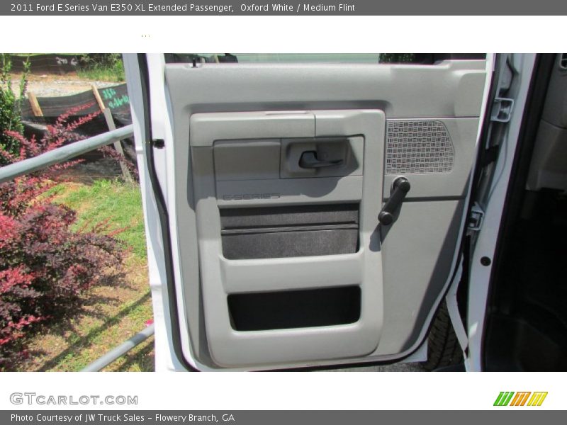 Oxford White / Medium Flint 2011 Ford E Series Van E350 XL Extended Passenger