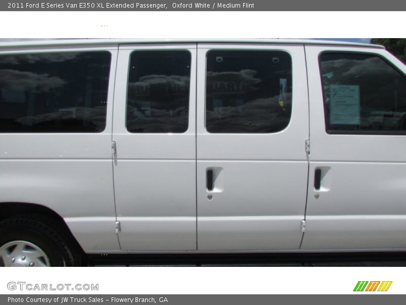 Oxford White / Medium Flint 2011 Ford E Series Van E350 XL Extended Passenger