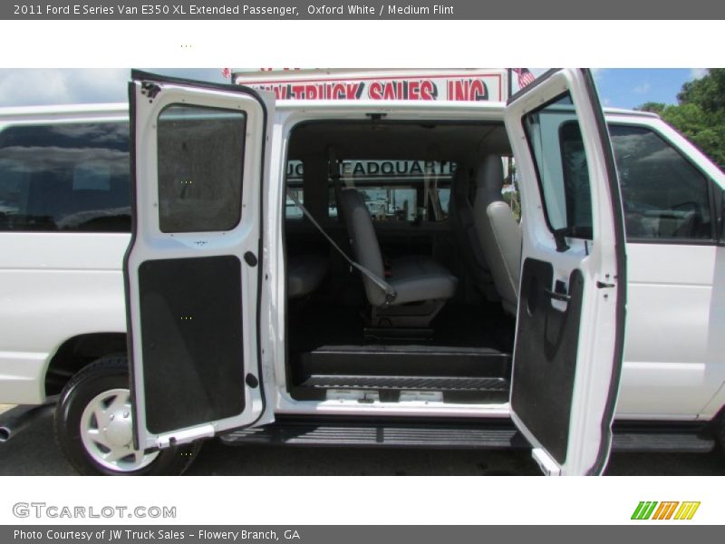 Oxford White / Medium Flint 2011 Ford E Series Van E350 XL Extended Passenger