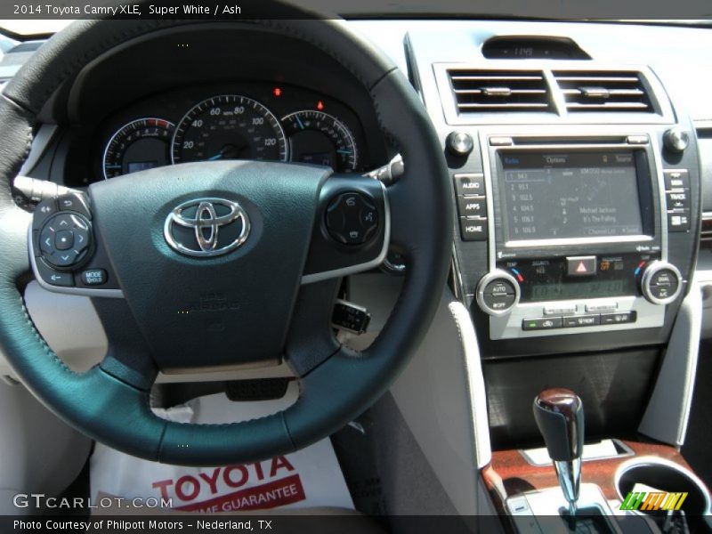 Super White / Ash 2014 Toyota Camry XLE