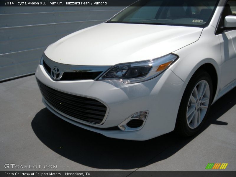 Blizzard Pearl / Almond 2014 Toyota Avalon XLE Premium